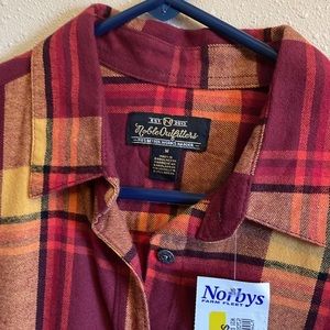 Brand new Medium Noble Outfitters ladies flannel button down shirt NWT!